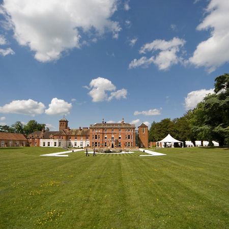 Oakley Hall Hotel 베이싱스토크 외부 사진