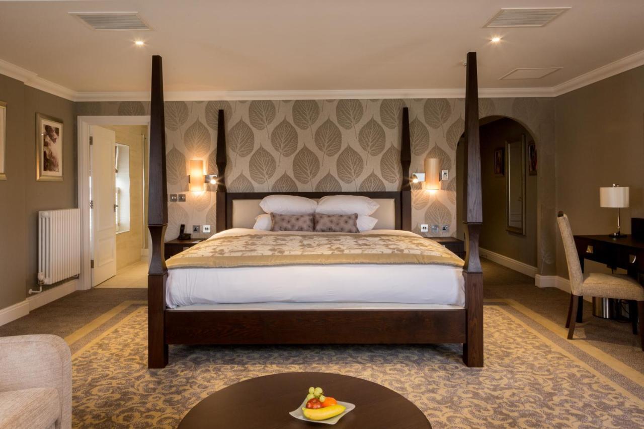 Oakley Hall Hotel 베이싱스토크 외부 사진