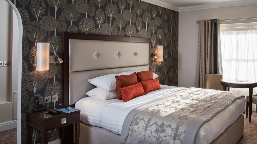 Oakley Hall Hotel 베이싱스토크 외부 사진