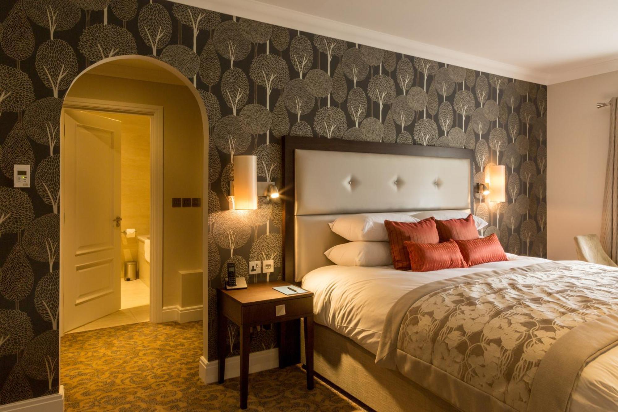 Oakley Hall Hotel 베이싱스토크 외부 사진