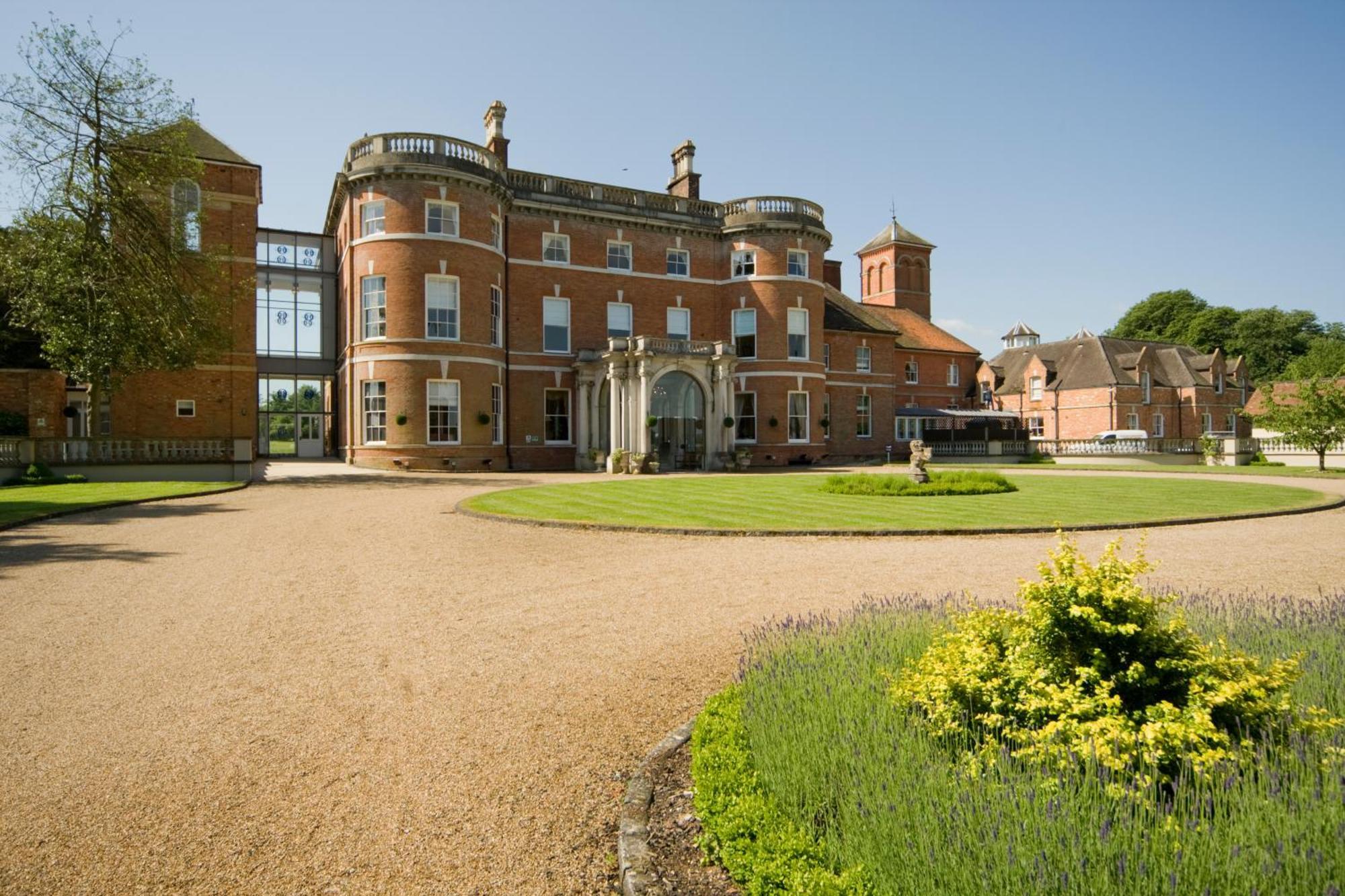 Oakley Hall Hotel 베이싱스토크 외부 사진