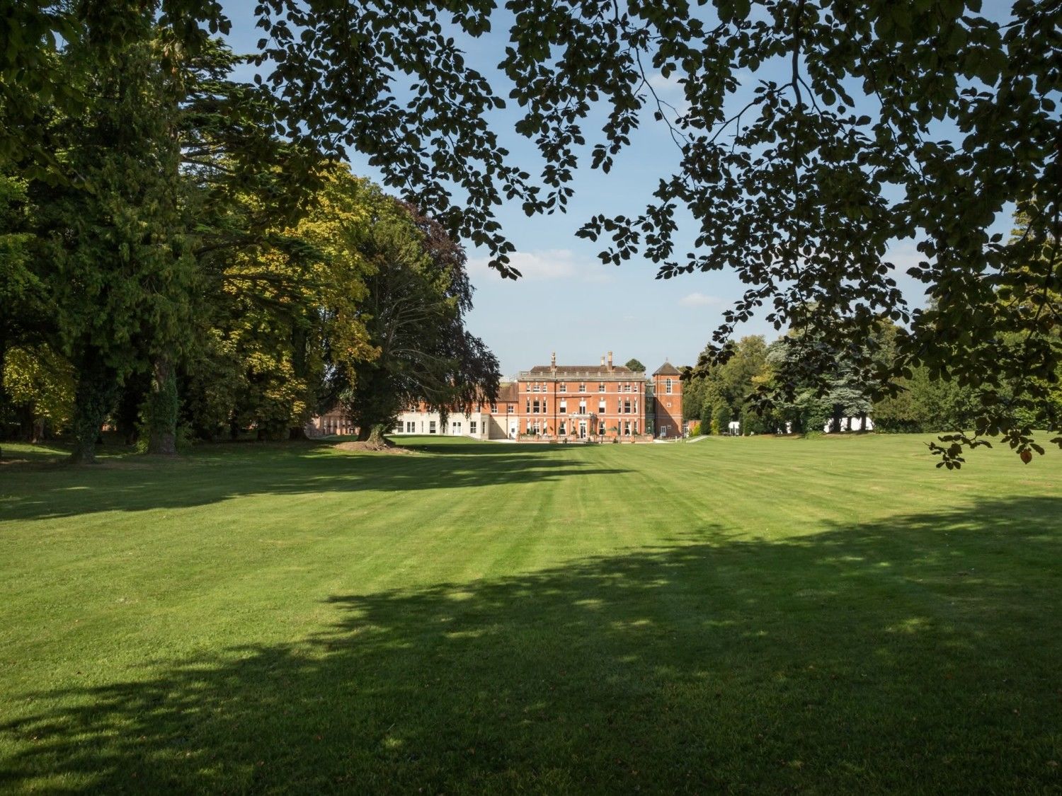 Oakley Hall Hotel 베이싱스토크 외부 사진