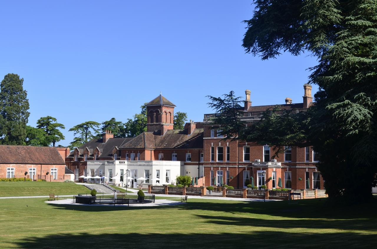 Oakley Hall Hotel 베이싱스토크 외부 사진