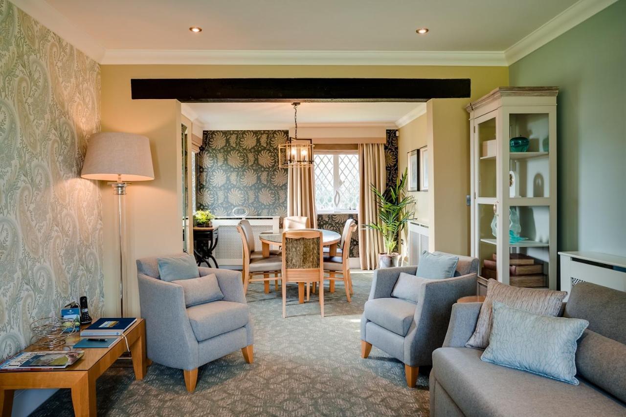 Oakley Hall Hotel 베이싱스토크 외부 사진
