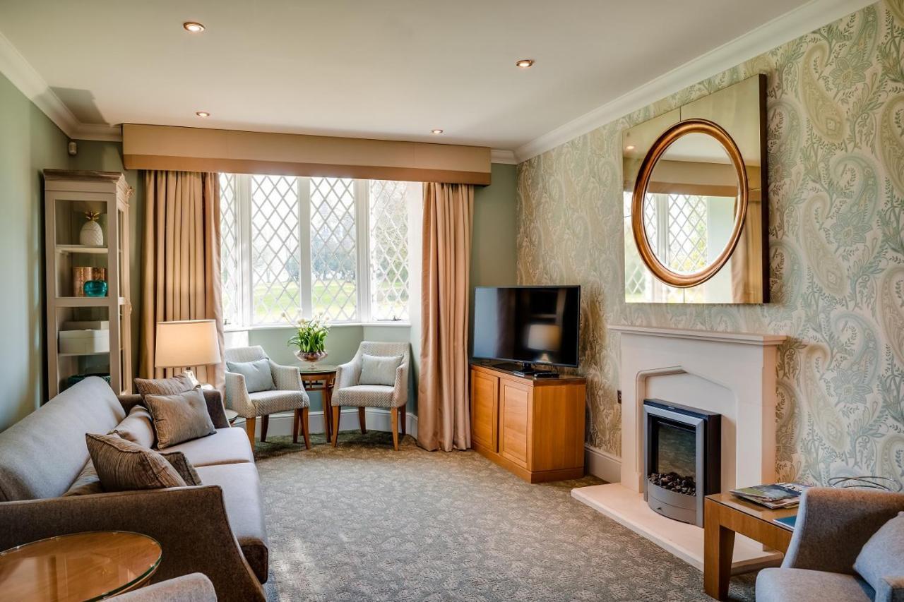 Oakley Hall Hotel 베이싱스토크 외부 사진