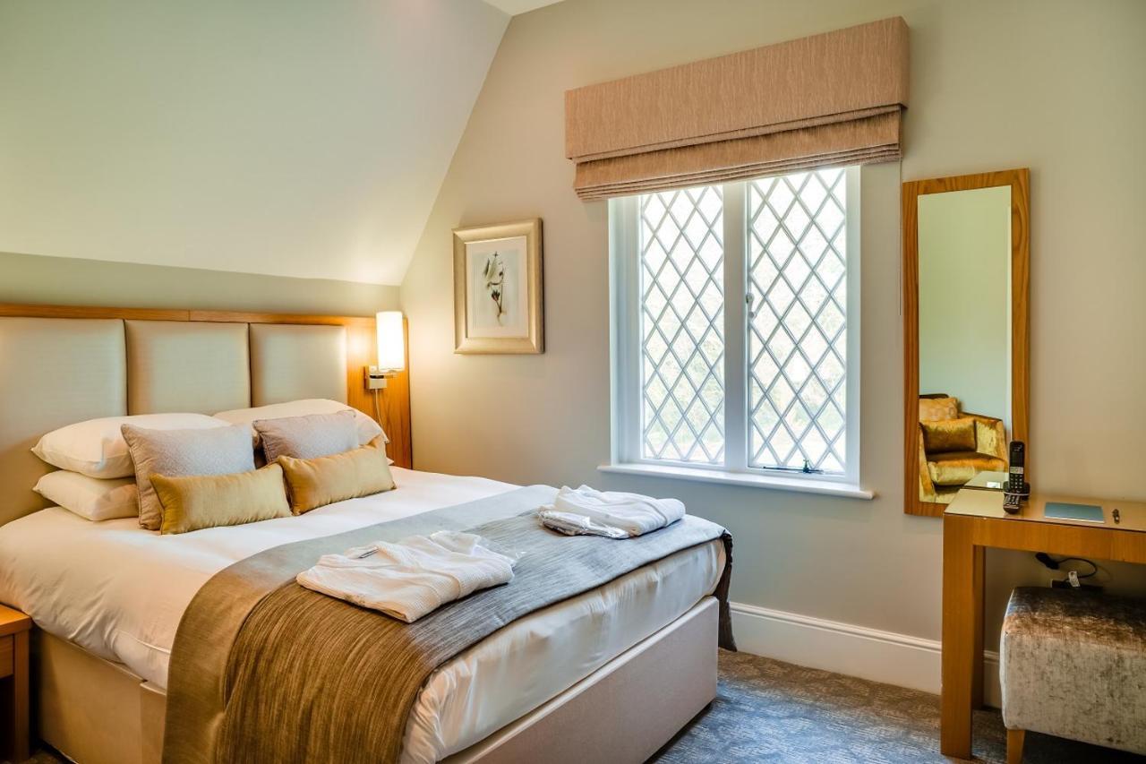 Oakley Hall Hotel 베이싱스토크 외부 사진